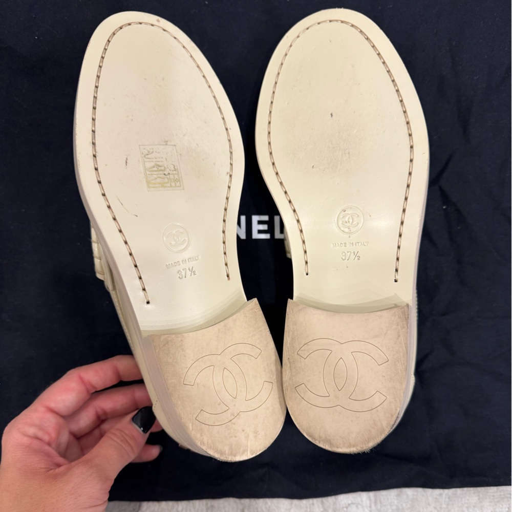 CHANEL Women's Beige Loafers - Picture 4 of 7